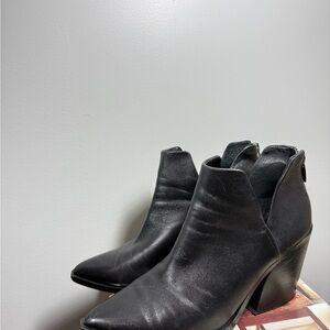Vince Camuto Women’s Black Ankle Boots Size 10